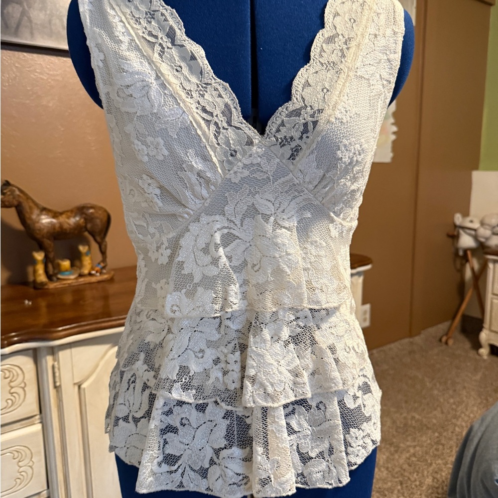 Surrealist Cream Lace Sleeveless Top